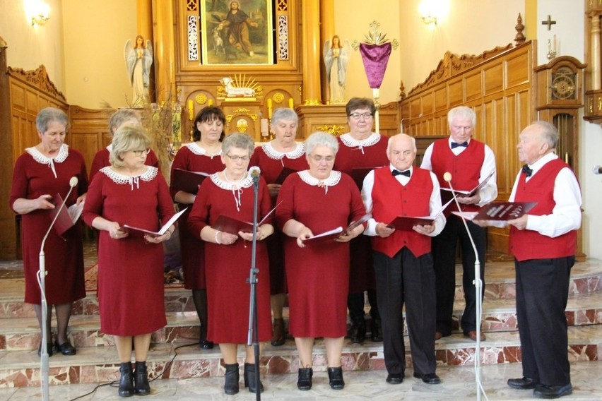 Wielkopostne pieśni rozbrzmiały w kościołach w Mroczkowie i Sorbinie (ZDJĘCIA)