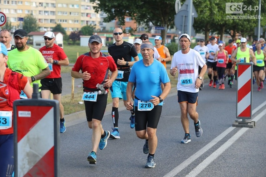 Maraton Szczeciński 2018: pół tysiąca biegaczy! [DUŻO ZDJĘĆ, WIDEO]