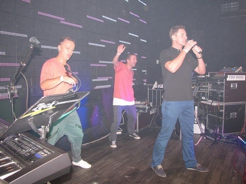 Zespół disco polo Mega Dance zagrał na dyskotece w klubie...