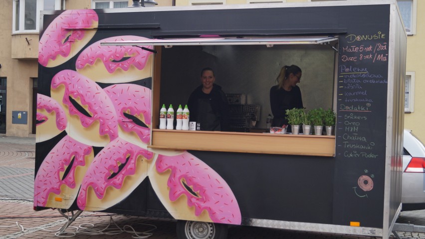 Majówka w Żorach: Na rynku zaparkowały food trucki