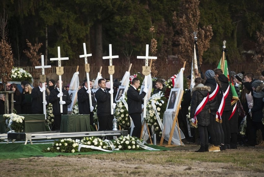 Pogrzeb nastolatek w Koszalinie. Ostatnia droga Amelii,...