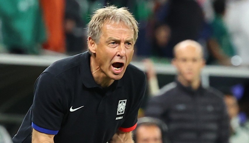Jurgen Klinsmann (trener Korei Południowej) podczas Pucharu...