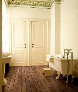 Podłoga laminowana w łazience: drewniany wystrój