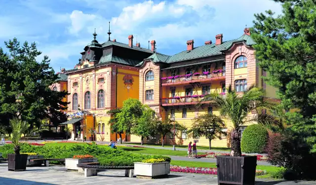 Hotel Astoria (3-gwiazdkowy) to jeden z najładniejszych budynków Bardejovskich Kupeli