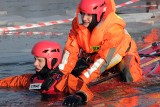 Strażacy z Grudziądza ćwiczyli na lodzie [zdjęcia, wideo]