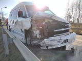 Zderzenie dwóch samochodów w Starym Polichnie. Chevrolet i volkswagen mocno rozbite. Na szczęście nikt nie został ranny