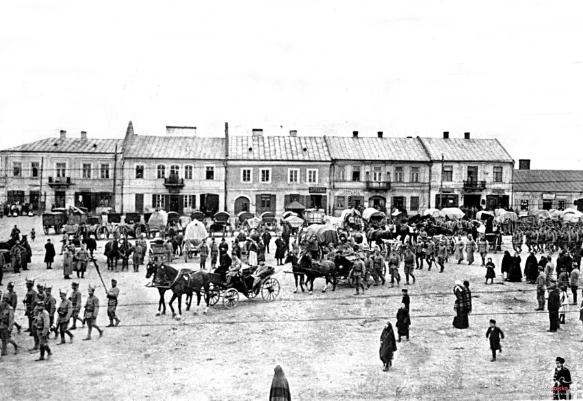 1915 , Uczestnicy pogrzebu legionisty w Jędrzejowie
