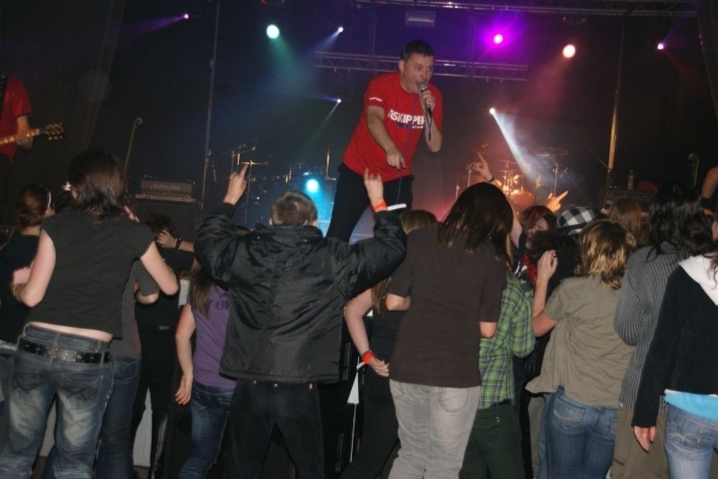 Pro-Rock 2009 w Dobrodzieniu. Na scenie Farben Lehre.