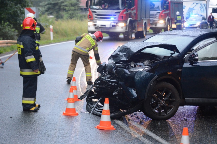 Wypadek w Kłódce pod Grudziądzem. Samochód zderzył się z ciężarówką [zdjęcia]