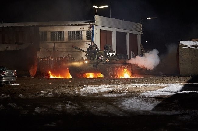 Amaro na czołgu w 8. odcinku "Hell's Kitchen" (fot Polsat)