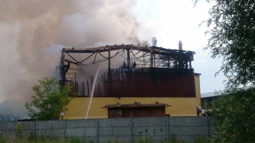 Groźny pożar hali ocynkowni w Drezdenku