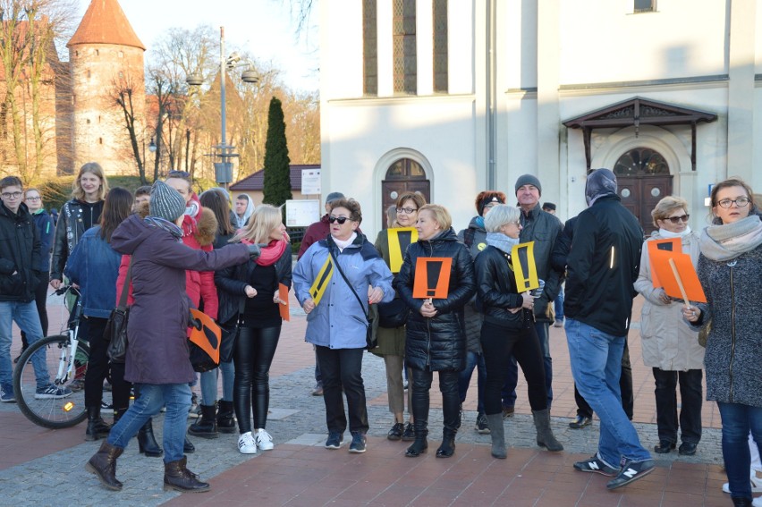 W geście solidarności mieszkańcy Bytowa przyszli na bytowski...