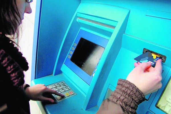 Obecnie na terenie Łodzi znajduje się niemal 500 bankomatów.