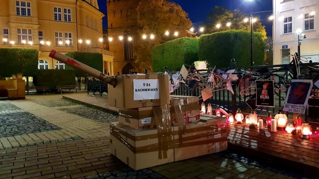 Protest kobiet w Białogardzie "z pewną dozą humoru" - kaczorwagen