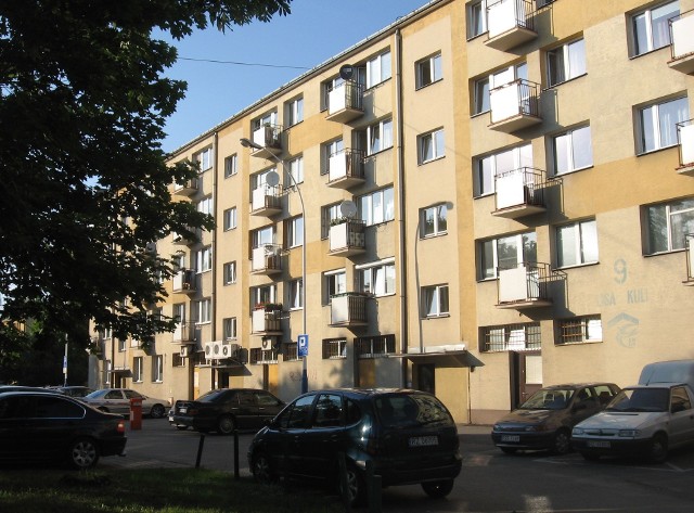 Budynek mieszkalny w Rzeszowie Ceny mieszkań w Rzeszowie od kilku kwartałów oscylują wokół 4500 zł za metr kwadratowy.