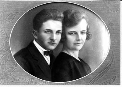 Zdjęcie ślubne Jana Sztomberskiego i Zofii z Jaźwińskich, luty 1923 r.