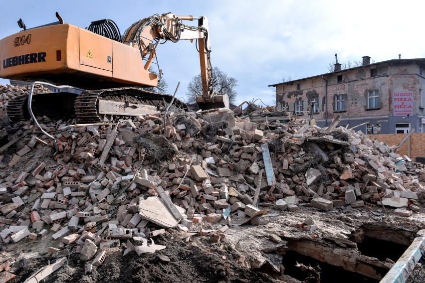 Rozbiórka budynku dawnej przychodni w Gdańsku Oliwie