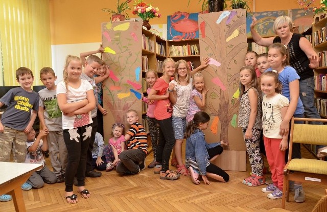 Wesoło jest latem w bibliotece w Rynarzewie