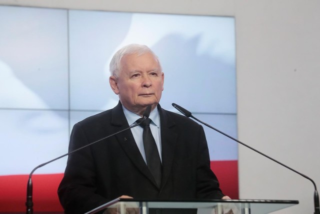 Prezes PiS Jarosław Kaczyński podczas konferencji prasowej