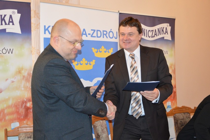 Jarosław Wilk, prezes Uzdrowiska Krynica-Żegiestów (z lewej)...