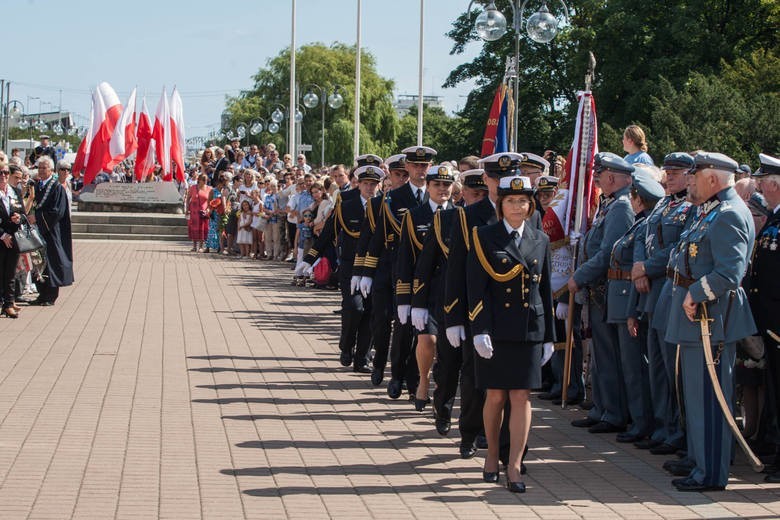 W tym roku w obchodach Święta Wojska Polskiego dominuje...