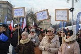 Manifestacja KOD w Częstochowie. Uczestnicy protestowali w obronie wolnych mediów [ZDJĘCIA]