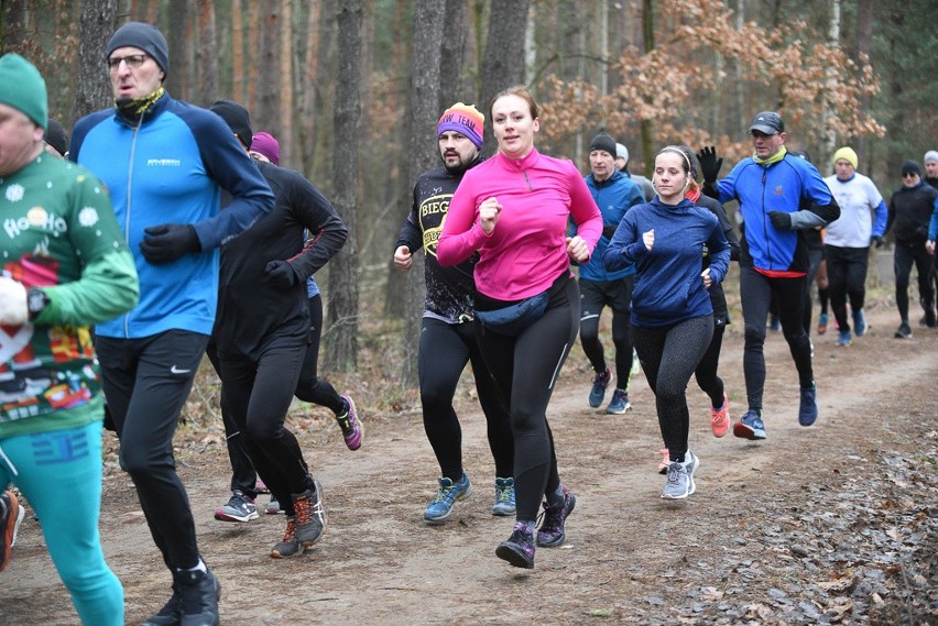 Toruńscy biegacze spędzili noworoczny poranek na trasie - w...
