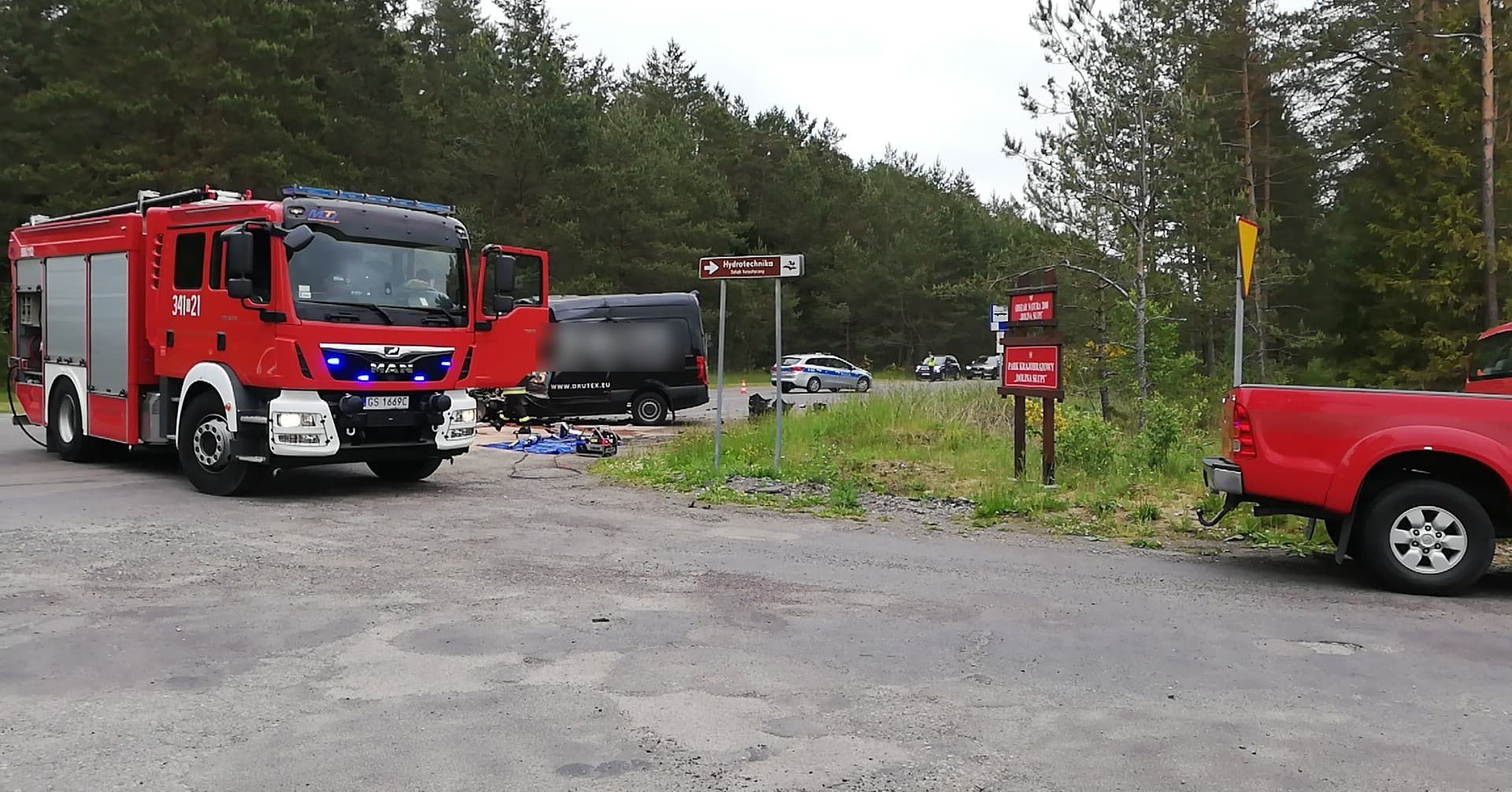 Wypadek Na Drodze Pod Dębnicą Kaszubską. Nie Żyje 32-Letni Kierowca Busa (Zdjęcia) | Głos Pomorza