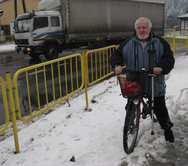 - Obwodnica jest konieczna, bo samochody rozjeżdżają nasze miasto - mówi Eugeniusz Galant z Drezdenka.