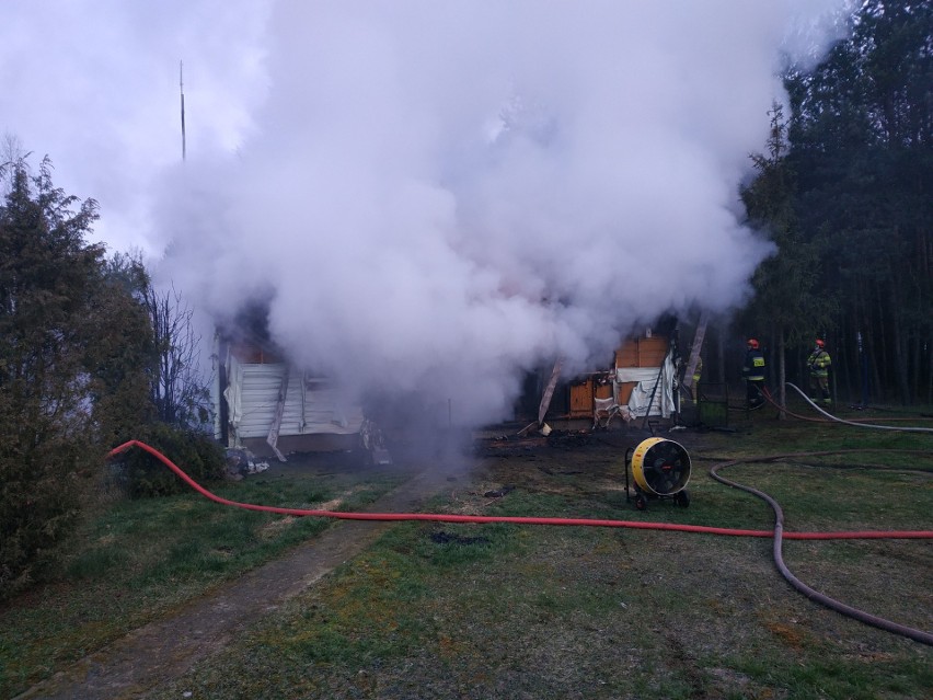 Śmierć w pożarze. Tragiczny w skutkach pożar w Majdanie (gmina Baranowo). 6.04.2023