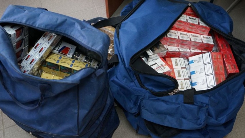 Policjanci przejęli prawie 20 tys. sztuk papierosów [ZDJĘCIA]