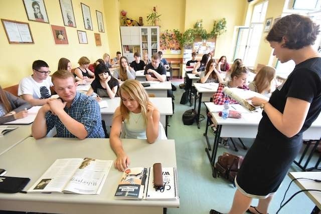 W I Liceum Ogólnokształcącym w Toruniu od września ma działać siedem pierwszych klas. Na zdjęciu klasa IIa o profilu humanistyczno-prawnym