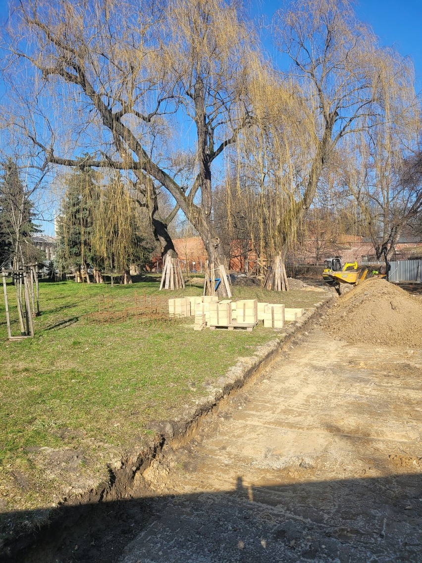 Kraków. Rozpoczęła się budowa Ogrodu Krakowianek przy Alejach Trzech Wieszczów