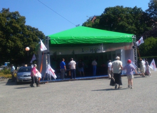 Namiot Solidarności na pl. Grunwaldzkim w Szczecinie.