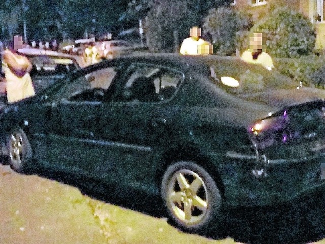 Wieczorna interwencja na ulicy Waryńskiego. Kierowca samochodu był pijany, jadąc porysował cztery auta.