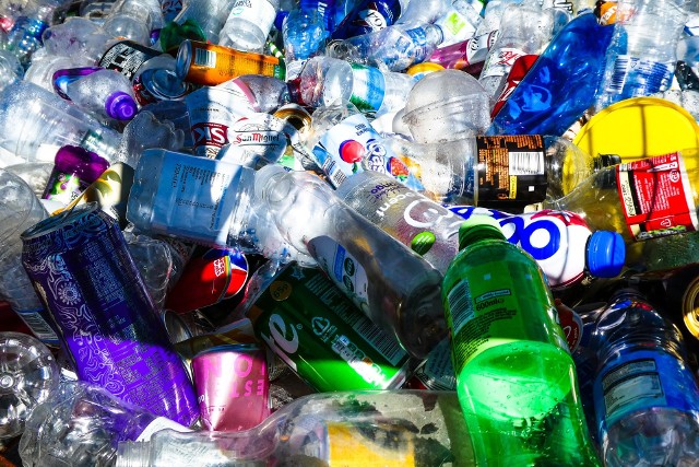Jaka istnieje zależność pomiędzy recyklingiem a sprzedażą w sklepach? Przeprowadzono badanie.
