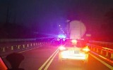 Wypadek w gminie Kozienice, samochód osobowy staranował wysepkę rozdzielającą pasy ruchu