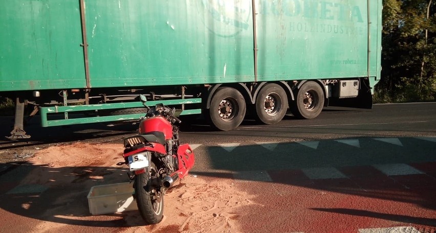Zderzenie motocyklisty i ciężarówki na DK 46 w Herbach