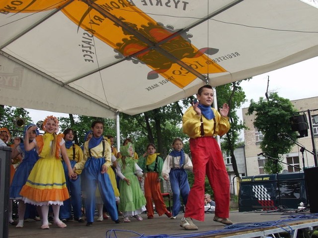 Na bocznej scenie występowały dzieci, m.in. nyski zespół Fantazja.