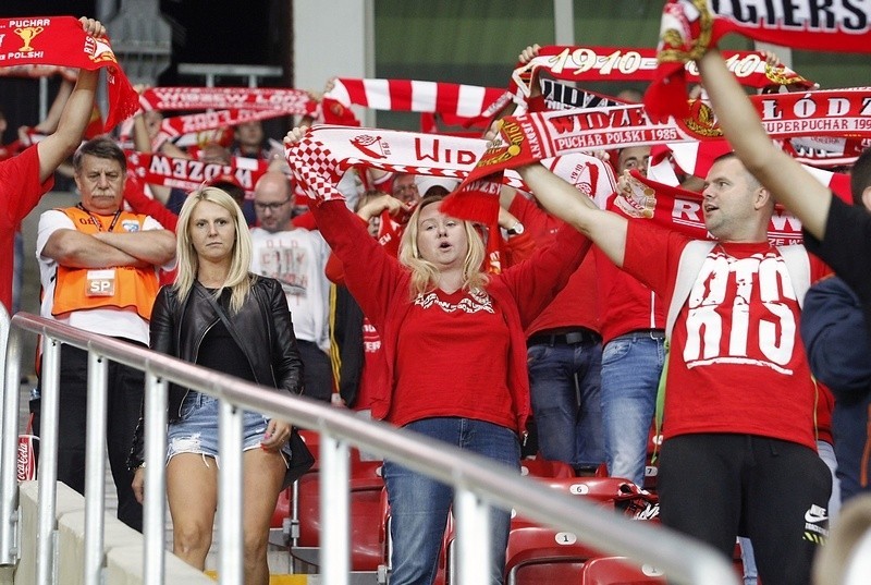 Resovia - Widzew Łódź. Piłkarska druga liga. Telewizja chciała pokazać mecz Widzewa