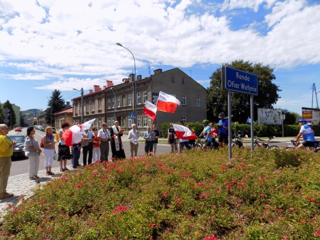 Uroczystości rocznicowe na Rondzie Ofiar Wołynia w Przemyślu.