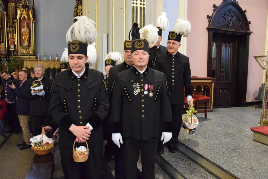 Święcenie pokarmów w śląskich strojach - nowa tradycja w...