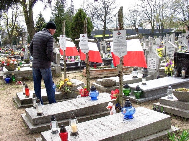 Cmentarz na Kcyńskiej w Bydgoszczy - groby żołnierzy niezłomnych.