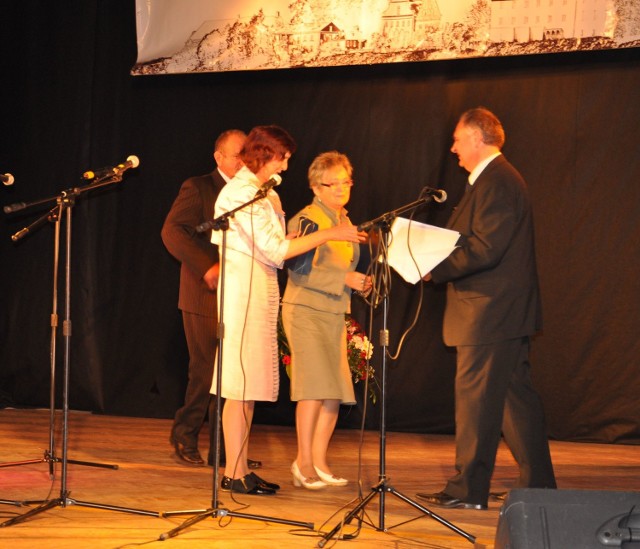 Rafał Dybowski, kierownik Warsztatu Terapii Zajęciowej otrzymał podziękowania od rodziców podopiecznych placówki. 