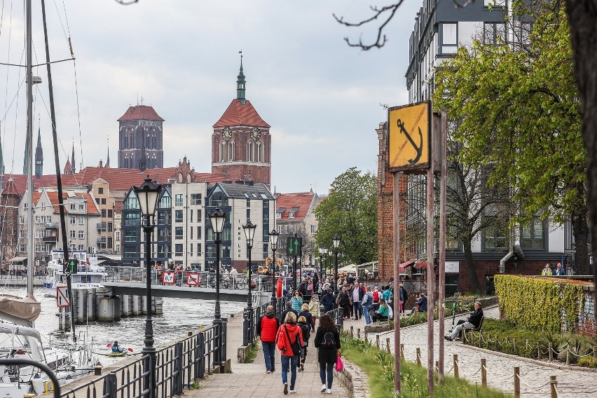 Majówka w Gdańsku 2022. Spacerowicze opanowali miasto. Prawdziwe tłumy w grodzie Jana Heweliusza, 01.05.2022 ZDJĘCIA