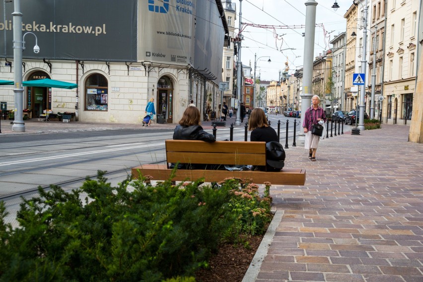 Kraków. Kolejne opóźnienie na przebudowywanej ulicy Krakowskiej. Są zastrzeżenia do wykonanych prac [ZDJĘCIA]