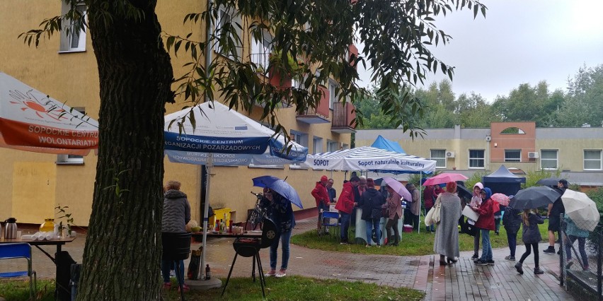 Piknik sąsiedzki w Sopocie przy ul. Kraszewskiego w piątek,...