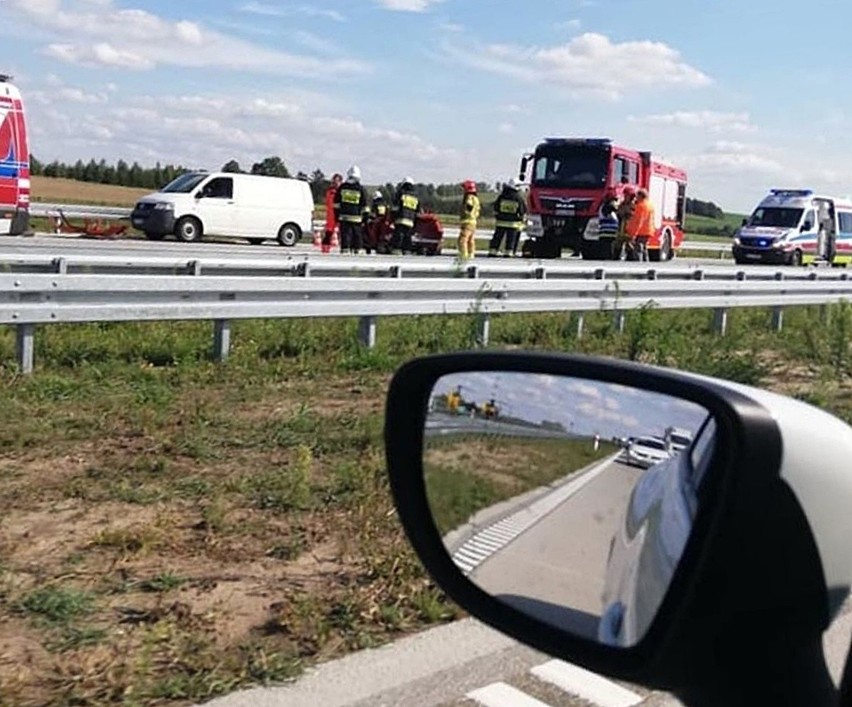 W wypadku na autostradzie A1 w Woźnikach w powiecie...