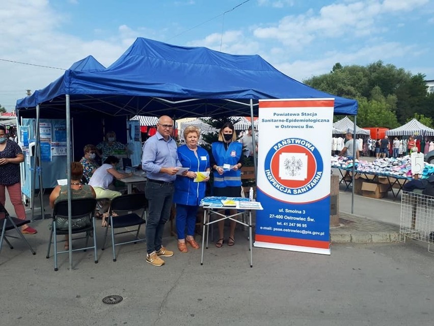 Plenerowe szczepienia w powiecie ostrowieckim. Najlepiej idą na targu (ZDJĘCIA)