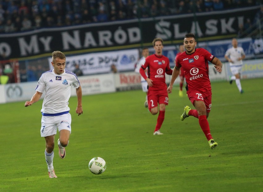 Piast Gliwice - Ruch Chorzów 2:1. Gliwiczanie w górę, Niebiescy opadają na dno [RELACJA, ZDJĘCIA]